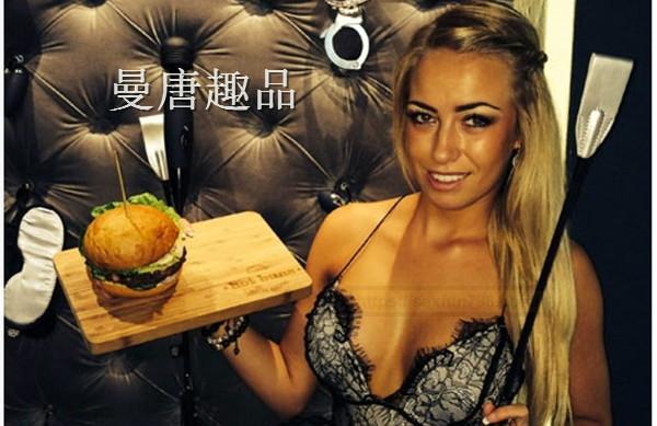 双重满足?丹麦速食店辣屁股 兼卖情趣用品!