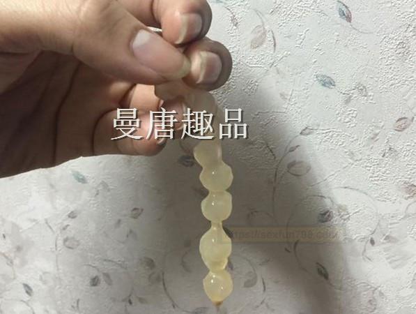 他喝白玉珍奶吸不出 竟拉出一串情趣玩具!网笑歪面壁