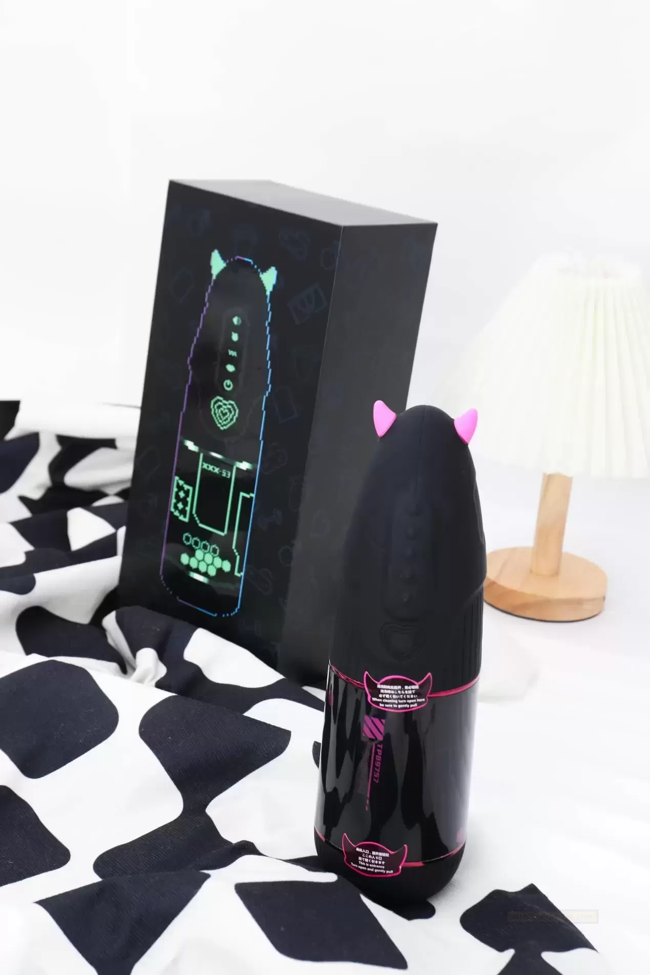 造型上的小恶魔,视觉上的赛博朋克——YUU小恶魔测评