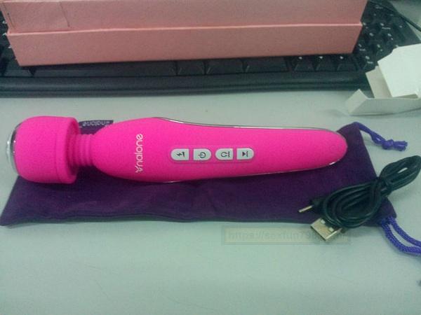 奶嘴瓶AV棒仿制品 矛与盾第二集:绝对不高潮的女人vs 绝对让你高潮的按摩棒