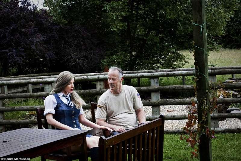 充气娃娃之恋:那些男人与他们的充气娃娃