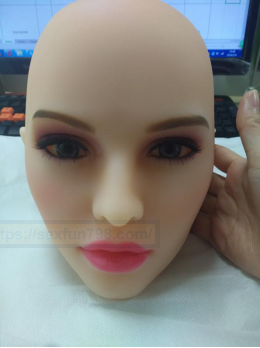 硅胶材质和TPE材质的实体性爱娃娃优缺点?